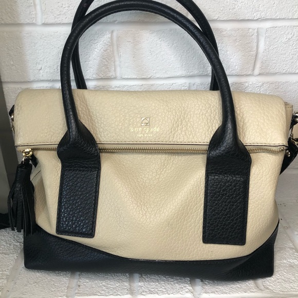 kate spade Handbags - Host Pick ⭐️ Kate Spade Beige and Navy Tassel Tote